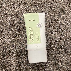 Unik Centella Calming Daily Sunscreen - Green & White